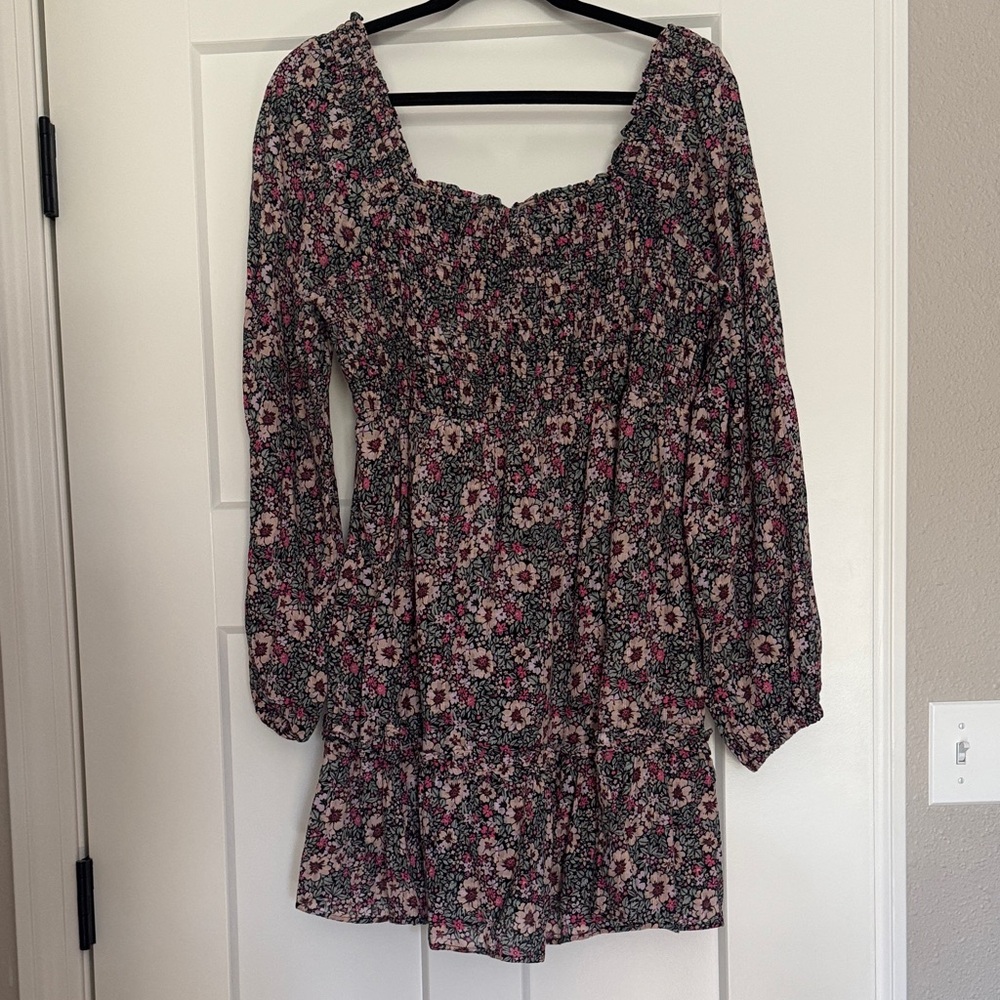 American Eagle Floral Long Sleeve Dress